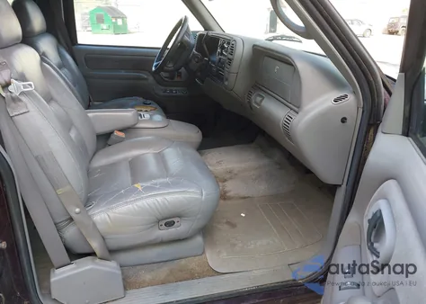 1997 Chevrolet Suburban 1500 из США, поврежденный, VIN 1GNFK16R6VJ399554